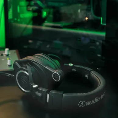 Наушники AUDIO-TECHNICA ATH-M50xSTS-USB
