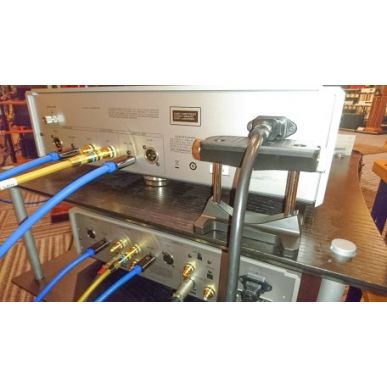 Подставки-виброразвязки для кабеля FURUTECH Cradle–Flat