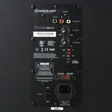 Сабвуфер Monitor Audio Bronze W10 Black Oak
